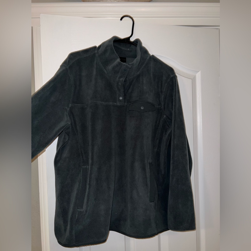 Green half button down fleece throw over